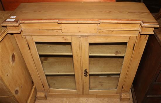 Pine 2-door glazed cabinet